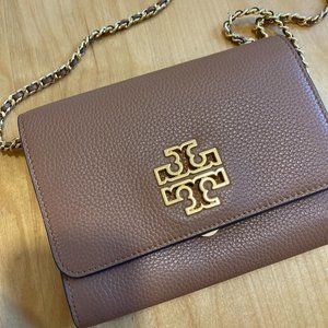 [NEW] Tory Burch Britten Chain Wallet Crossbody Bag